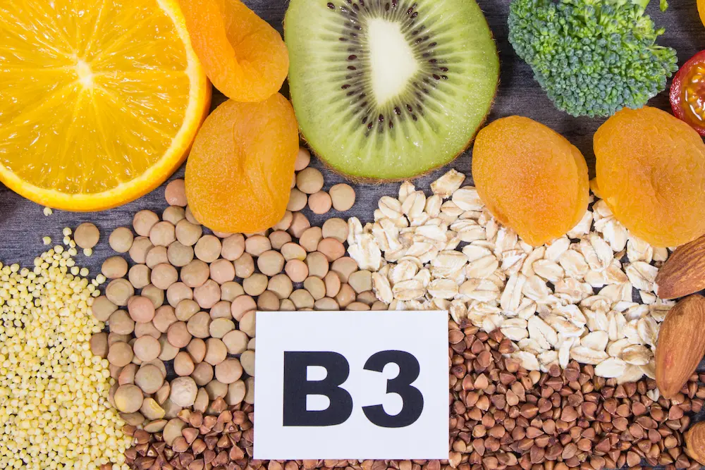 vitamina b3 alimentos con letrero de b3